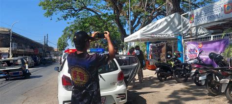 Kantutan Sa labas ng Barangay Hall Muntik na Mahuli ni Kagawad.